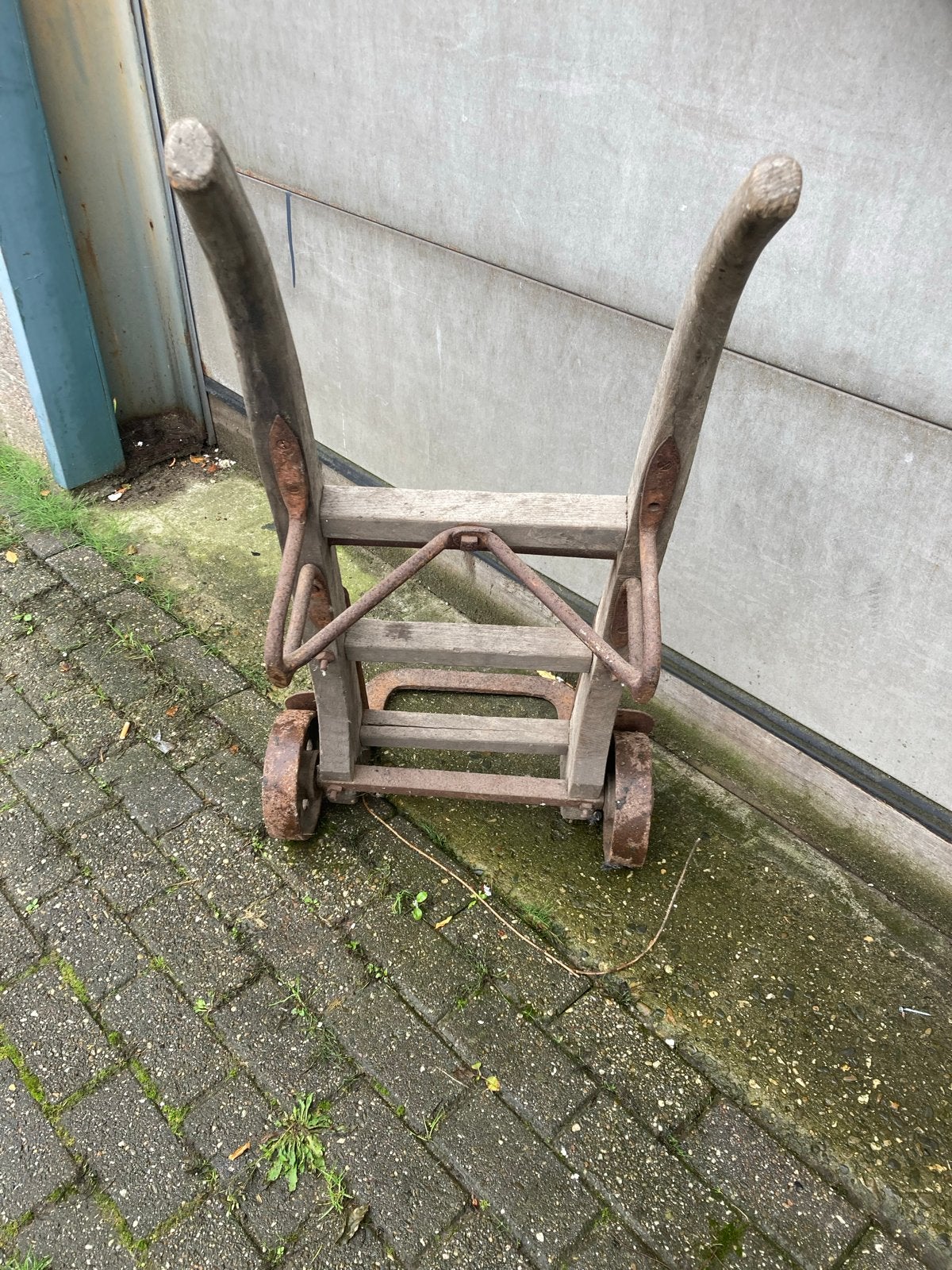 Antieke houten steekwagen met ijzeren wielen, Ophalen of Verzenden