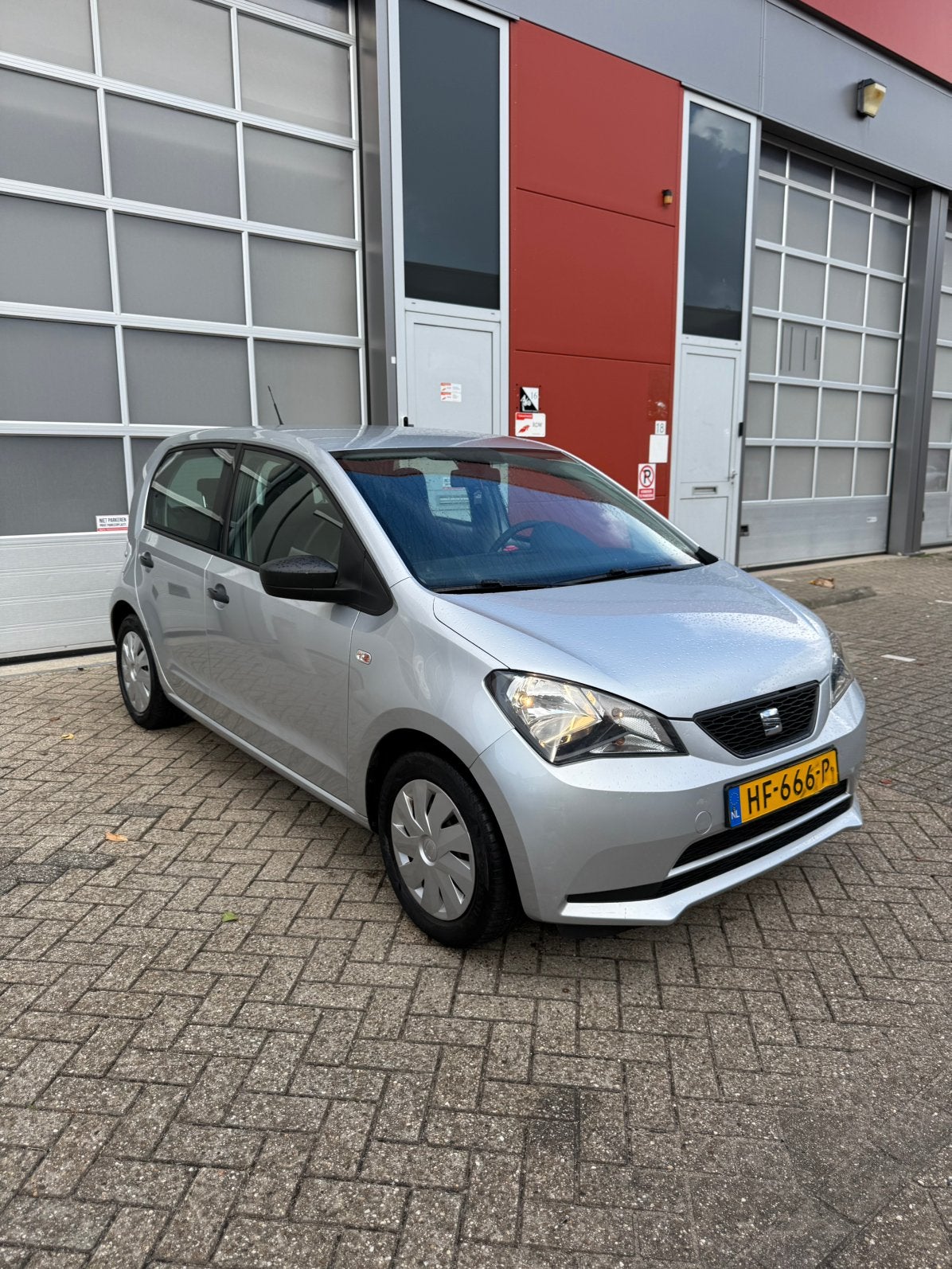 Seat Mii 1.0 MPI Benzine 2013 Ecomotive Grijs *Grote Beurt, Voorwielaandrijving, 64 pk, 840 kg, 4 stoelen