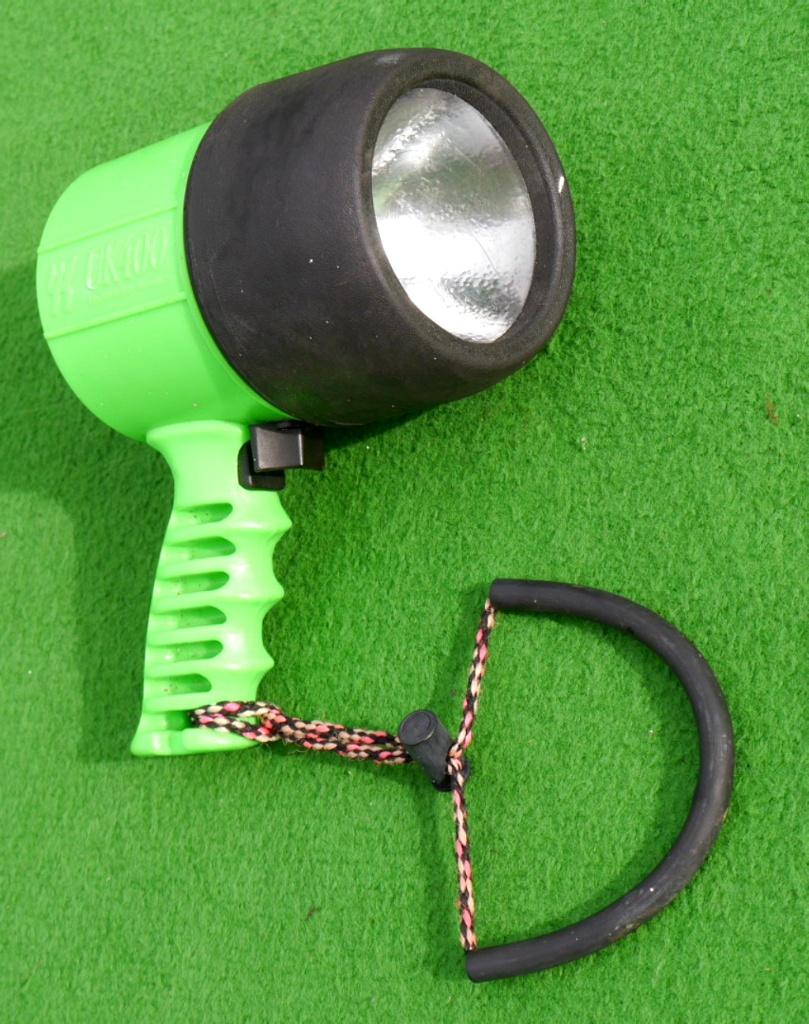 Duiklamp UK400 zonder lader - Accu defect., Watersport en Boten, Ophalen of Verzenden, Gebruikt, Duiklamp