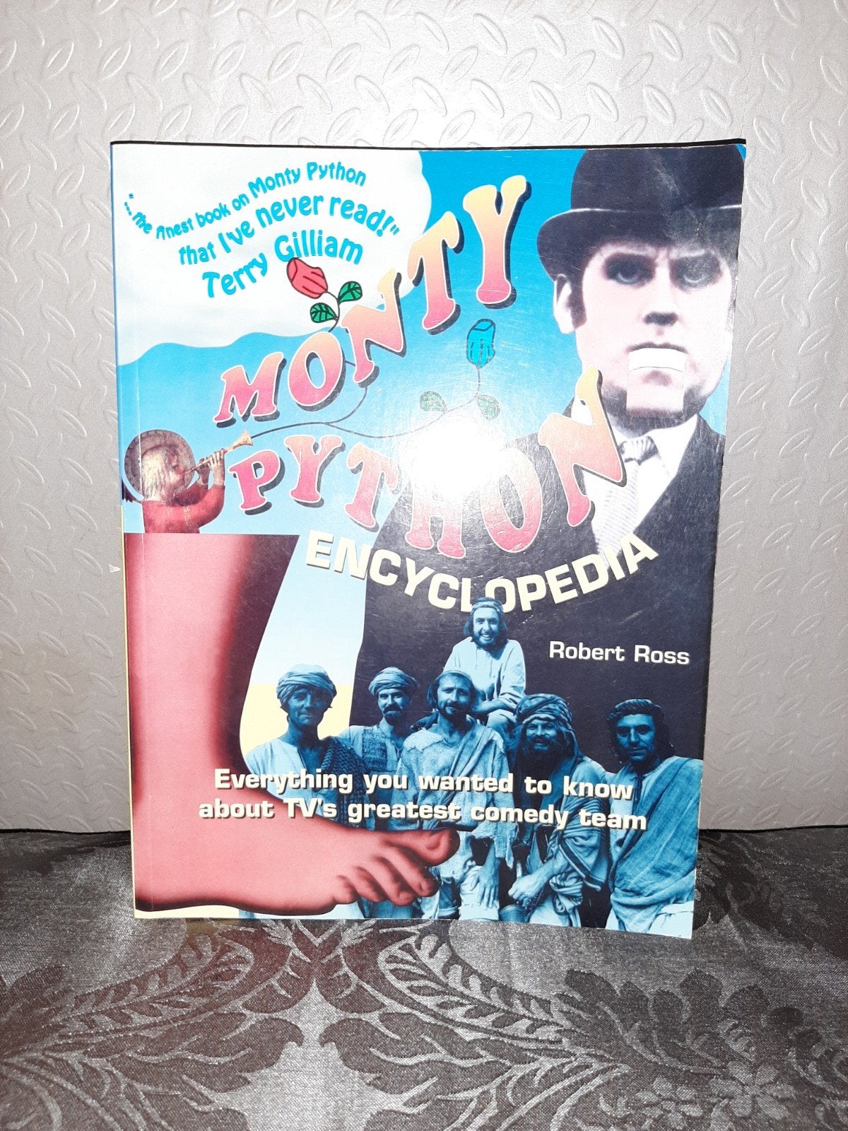 Monty Python Encyclopedia - Robert Ross, Boeken, Robert Ross, Ophalen of Verzenden, Zo goed als nieuw, Los deel