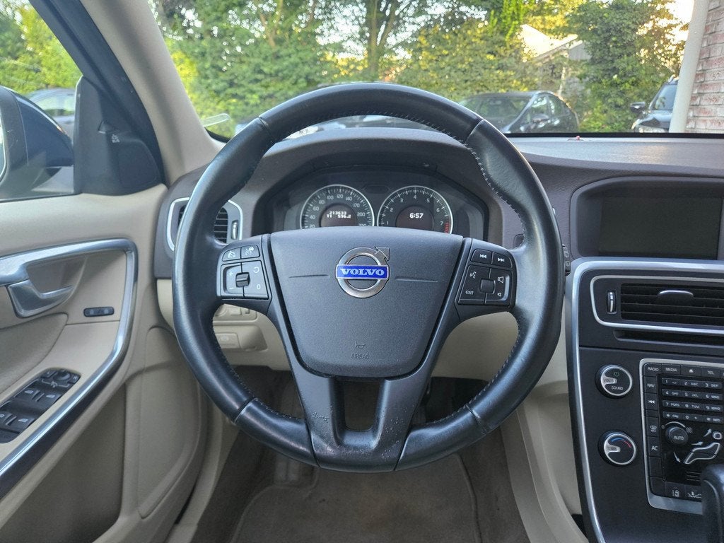 Volvo V60 2.0T Kinetic Automaat! Trekhaak! Leer! Nette Auto!, 4 cilinders, Blauw, 203 pk, Onderhoudsboekje