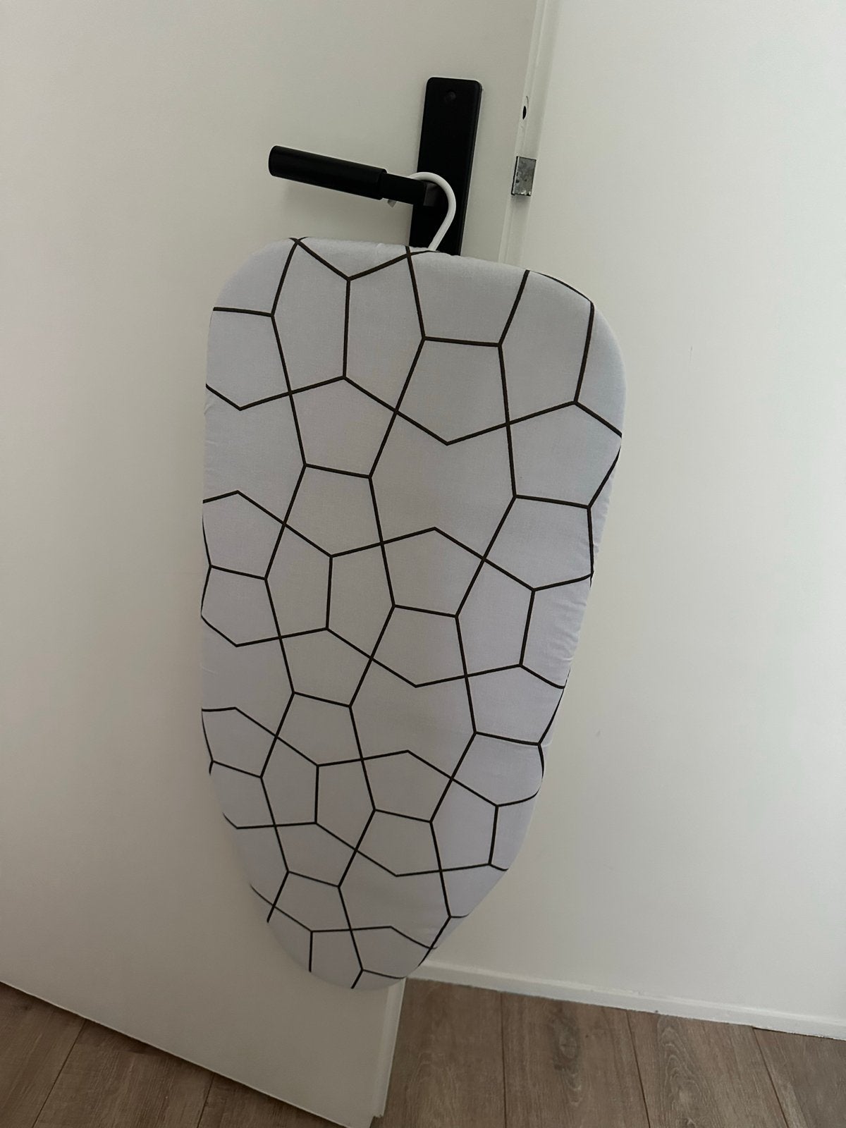 Compacte strijkplank met geometrisch patroon, Ophalen, Zo goed als nieuw