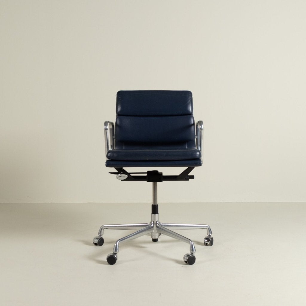 Vitra Eames EA 217 Bureaustoel Donkerblauw Leer - Aluminium, Vitra, Zo goed als nieuw, Niet ingevuld, Niet ingevuld