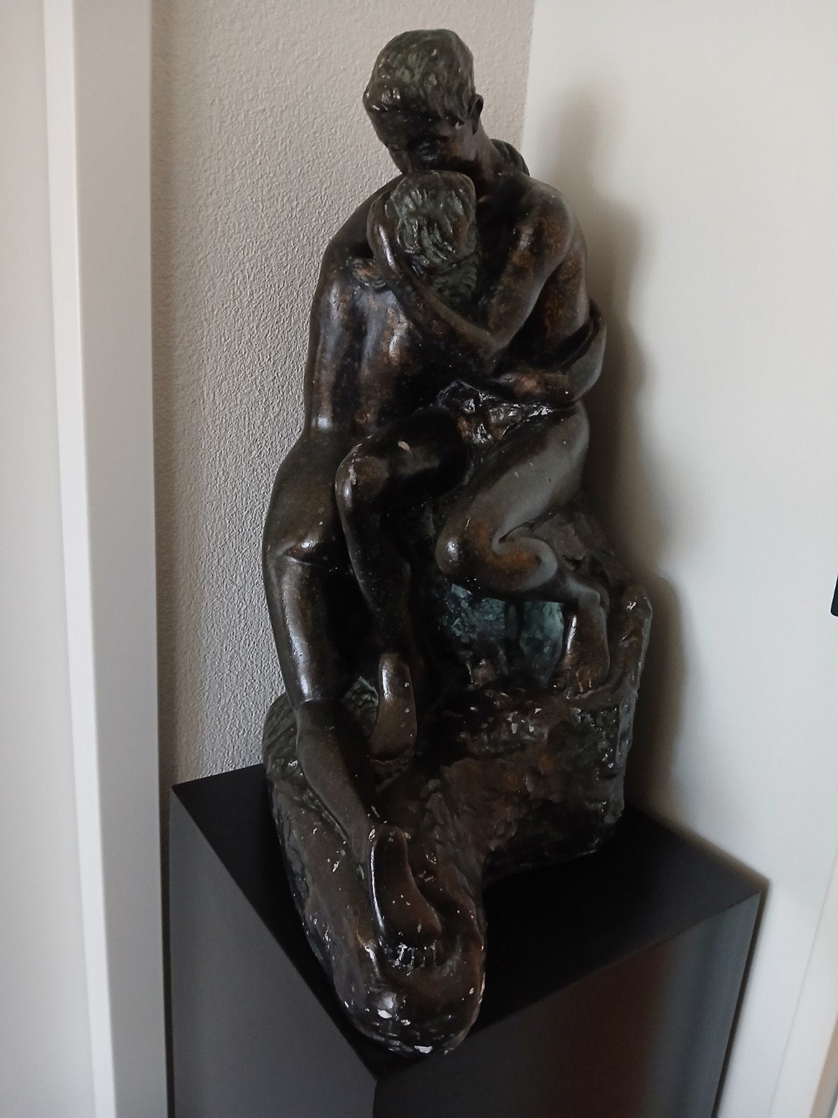Bronzen Beeld: Omhelzend Paar op Sokkel, Ophalen, Overige onderwerpen, Gepatineerd, 20 - 50 cm