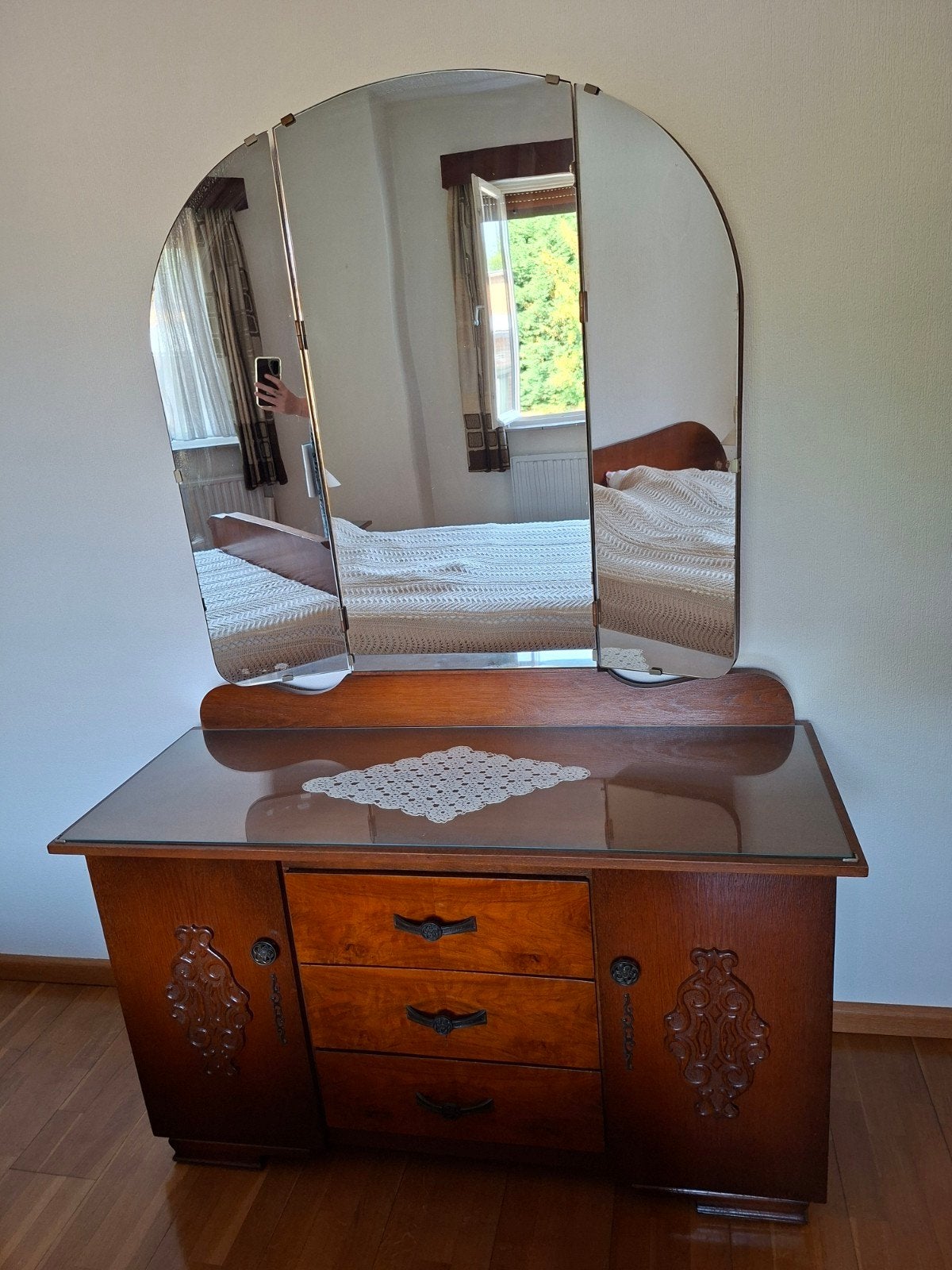 Vintage slaapkamer set: bed en kaptafel, Antiek en Kunst, Antiek | Meubels | Bedden, Ophalen