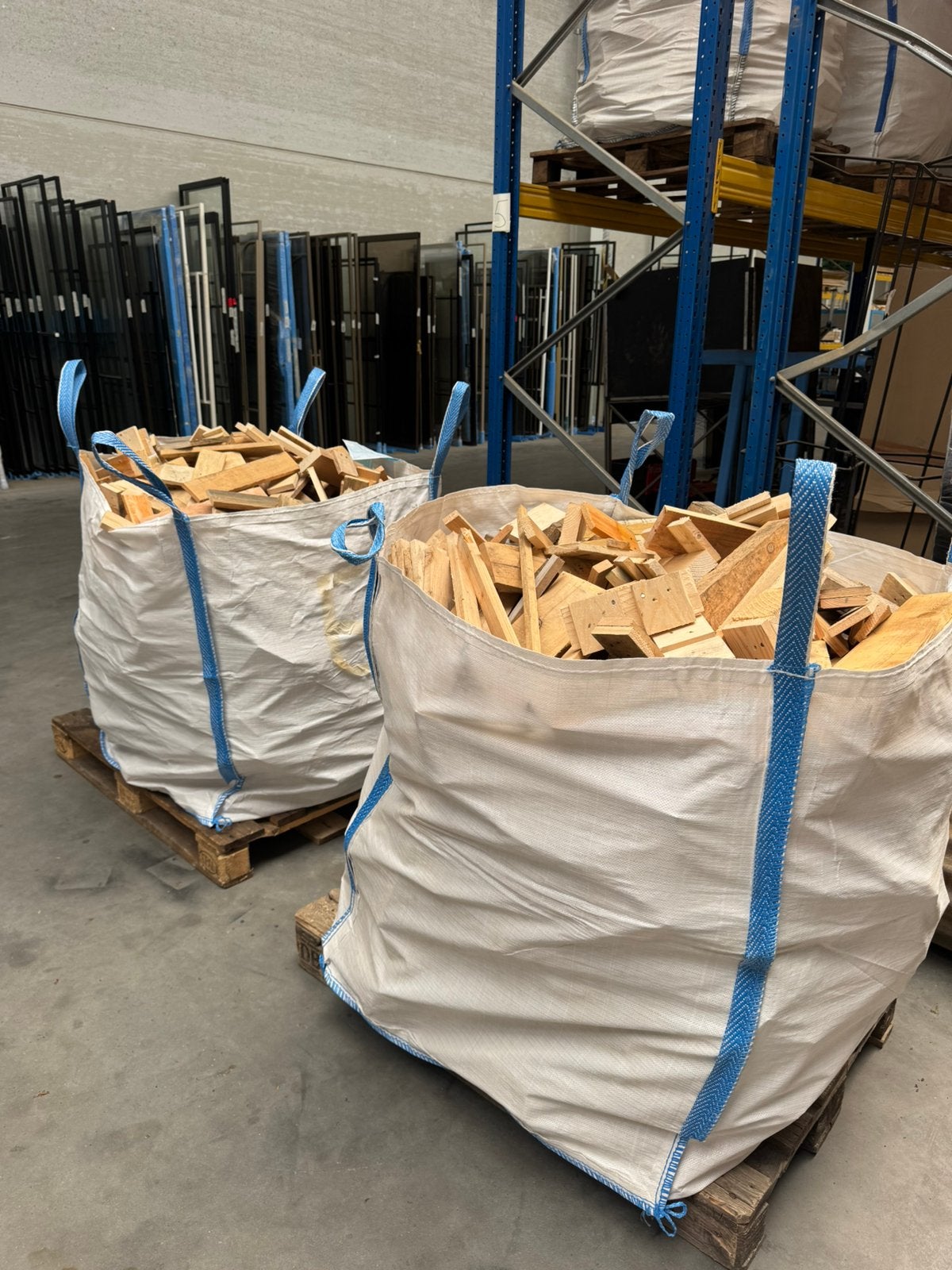 Big bag gezaagde pallets  Actie: 2 voor €50,-, Tuin en Terras, Haardhout, Minder dan 3 m³, Ophalen, Overige houtsoorten, Blokken