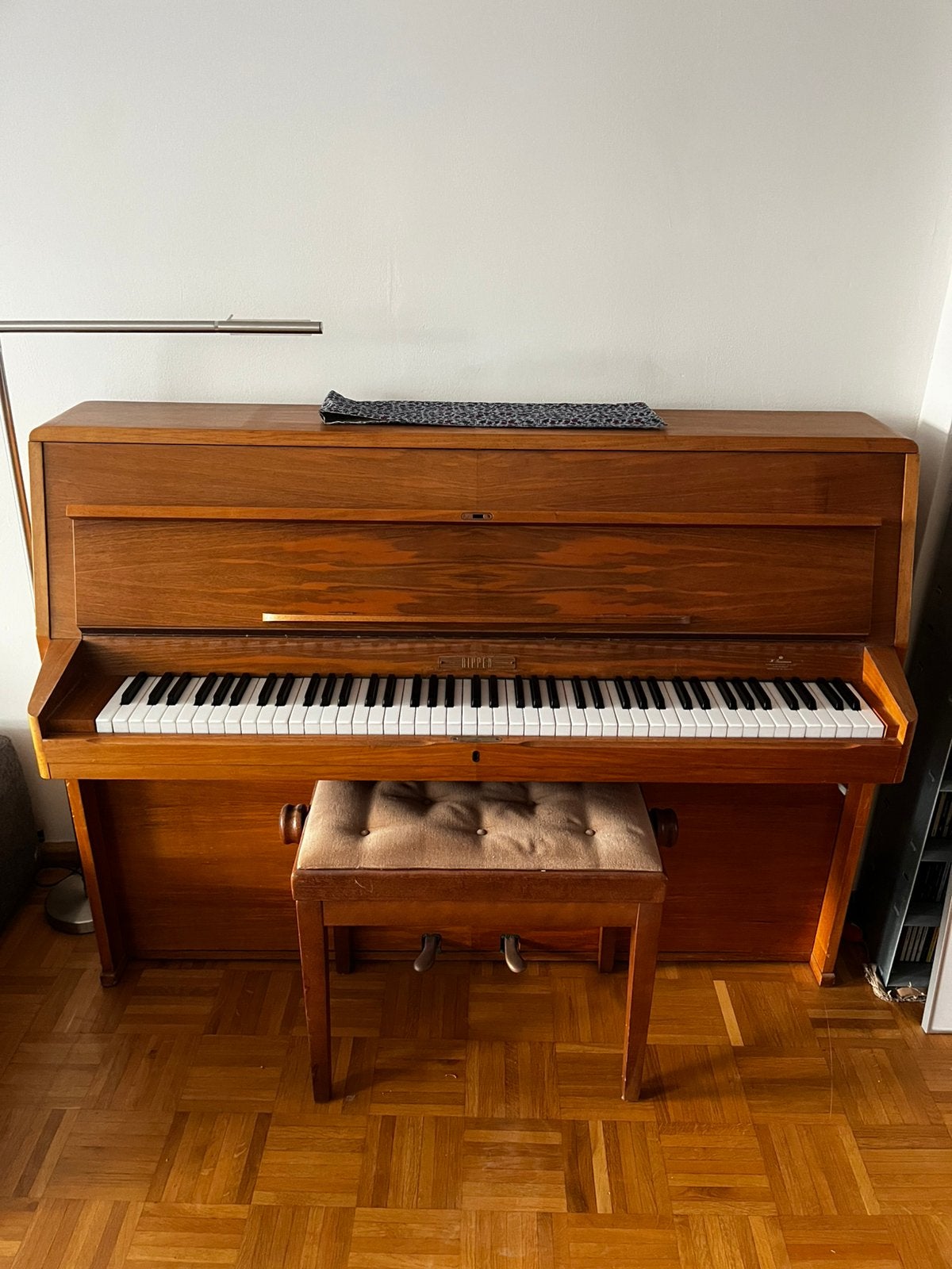 Mooie Rippen piano (met demping), Ophalen, Gebruikt, Bruin, Piano
