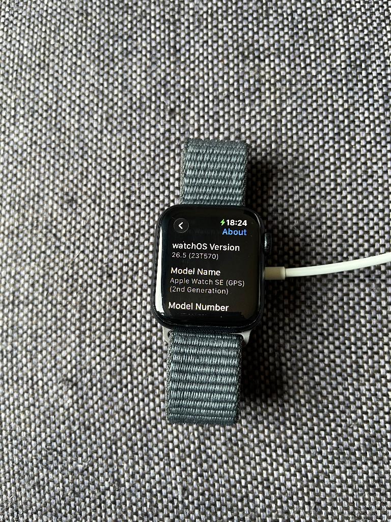 Apple Watch SE 2, zwart 40mm, Sieraden, Tassen en Uiterlijk, Smartwatches, Gebruikt, Apple Watch ⌚️, Zwart, IOS