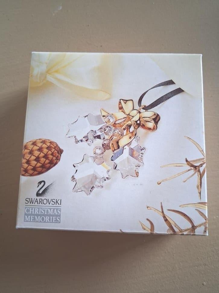 Swarovski kerstdecoratie hulst met strik, Ophalen of Verzenden, Zo goed als nieuw, Figuurtje