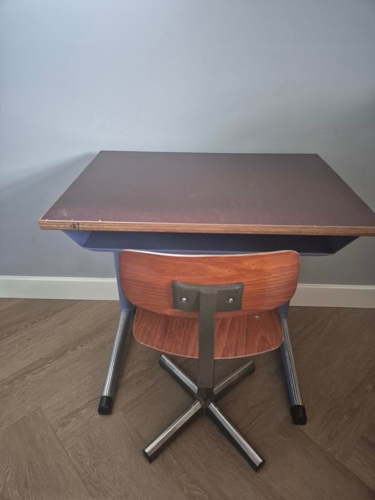 Vintage Lessenaar met Stoel - Klassieke Schoolset, Kinderen en Baby's, Kinderkamer | Tafels en Stoelen, Ophalen, Gebruikt, Tafel(s) en Stoel(en)