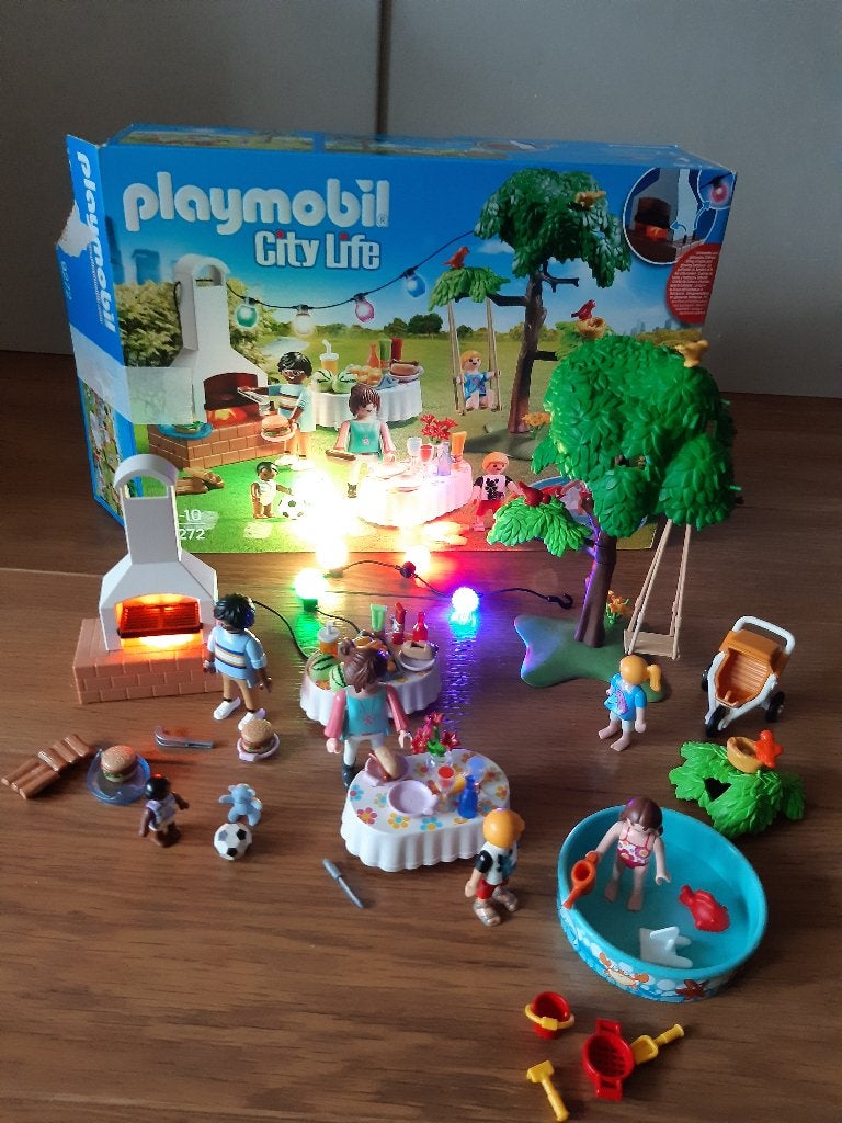 Playmobil 9272 City life familiefeest met barbecue, Complete set, Overige typen, Ophalen of Verzenden, Zo goed als nieuw