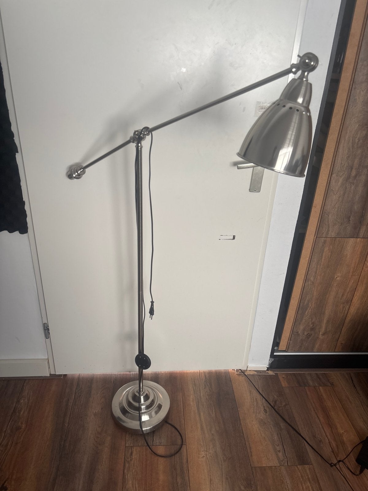 Verstelbare staande lamp - Chroom/Zilver, Huis en Inrichting, Lampen | Vloerlampen, Ophalen, Gebruikt, E27 (groot), Metaal