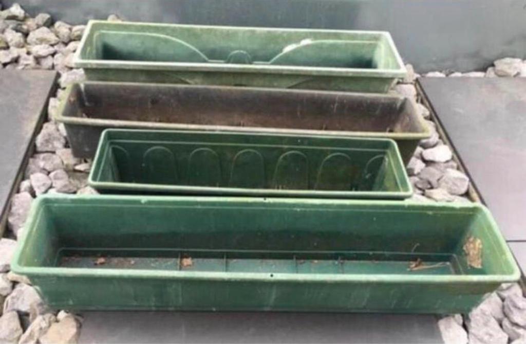 Set van 4 gebruikte groene bloembakken 79/79/74/59cm, Tuin en Terras, Bloembakken en Plantenbakken, Kunststof, Gebruikt, Minder dan 30 cm