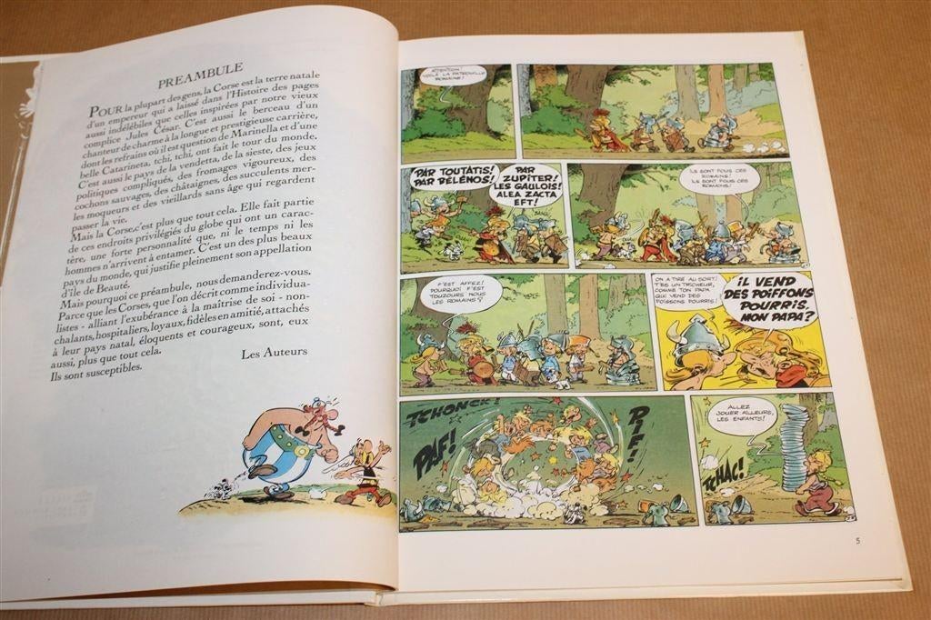 Astérix en Corse — Hardcover 1995 Frans, Eén stripboek, Ophalen of Verzenden, Gelezen