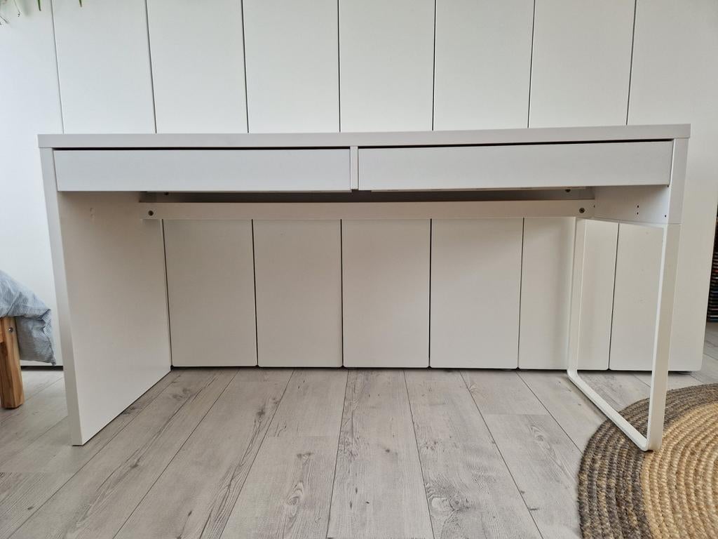 Bureau wit IKEA MICKE 142 x 50 cm, Ophalen, Gebruikt, Spaanplaat of MDF, 50 cm