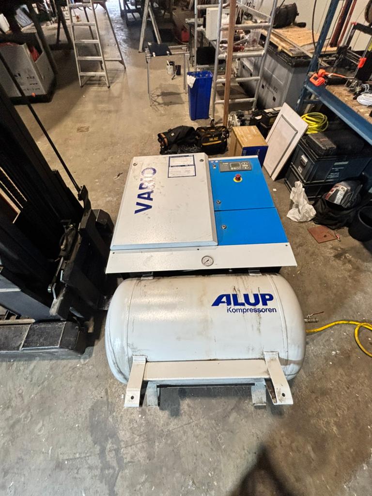 Alup vario 15kW schroefcompressor, Doe-het-zelf en Verbouw, Compressors, Gebruikt, 6 tot 10 bar, 100 liter of meer, 800 liter/min of meer