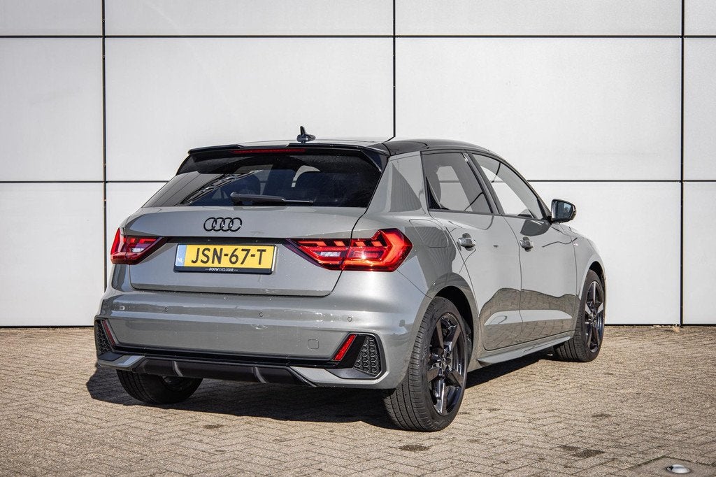 Audi A1 Sportback 25 TFSI 95pk S-tronic S Edition | Navigati, Auto's, Audi, A1, 95 pk, Leder en Stof, Origineel Nederlands
