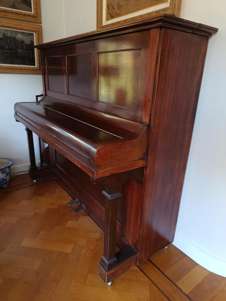 Piano moore en moore London, Muziek en Instrumenten, Ophalen, Zo goed als nieuw, Bruin