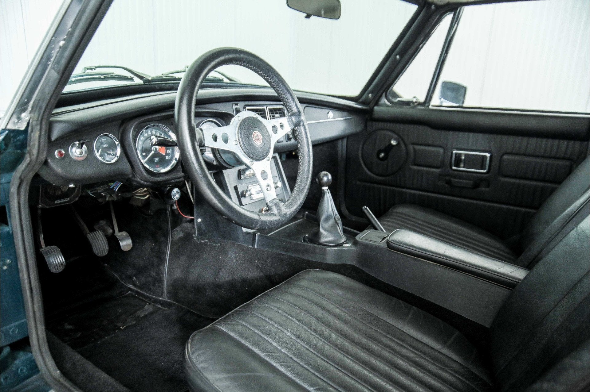 MG B GT Overdrive . (bj 1972), foto 11