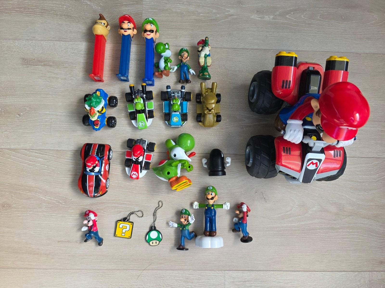 Groot assortiment Mario spullen: Pez, Mario Kart, Yoshi, Ophalen of Verzenden, Gebruikt