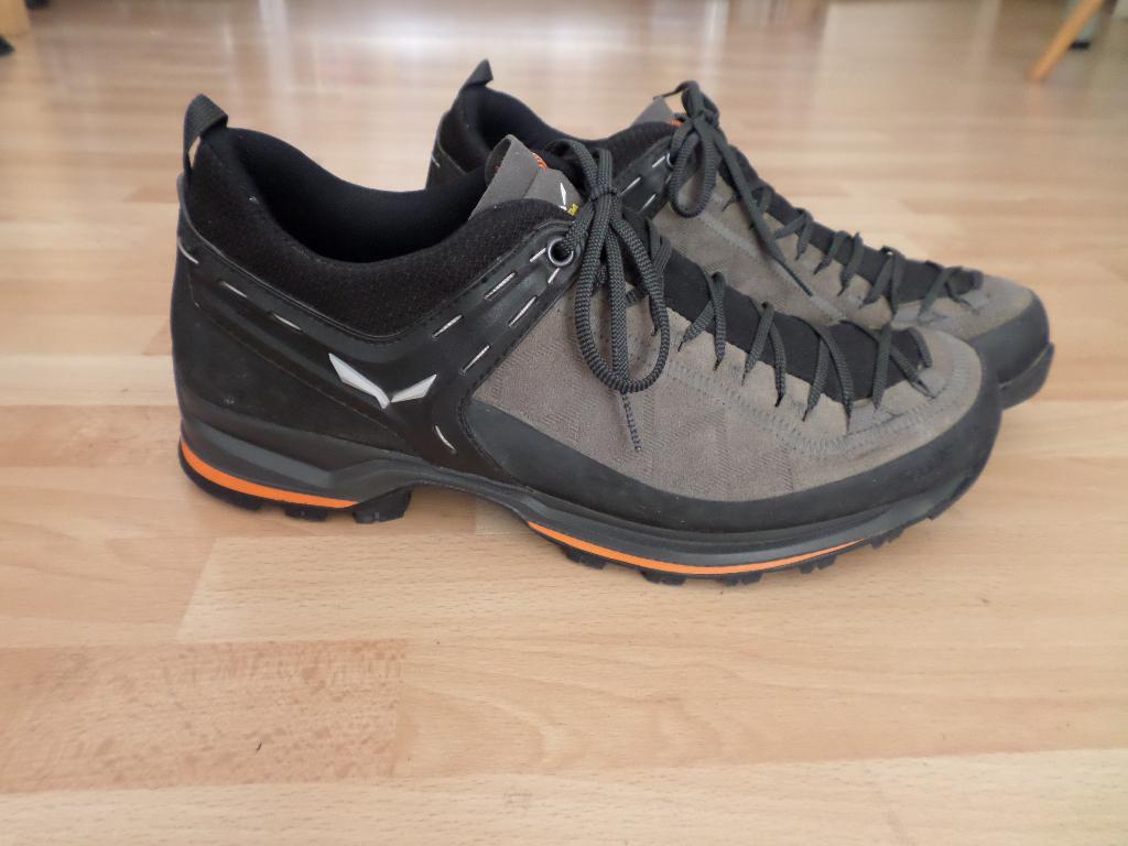 Salewa wandel-/ approach schoenen  IZGS / €70, Ophalen of Verzenden, Zo goed als nieuw, Schoenen