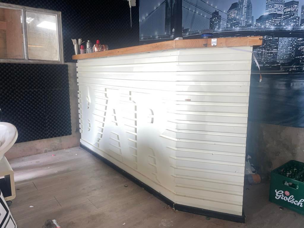 Bar met kraan, Ophalen, Gebruikt