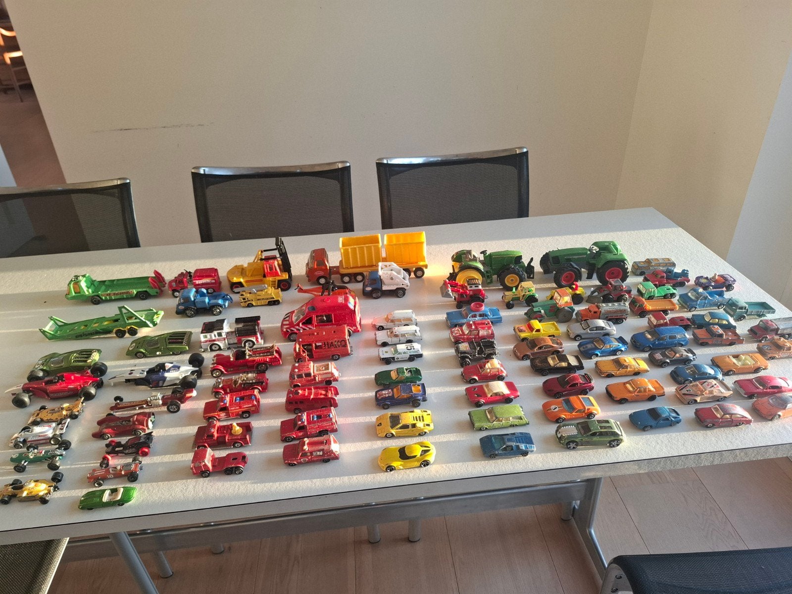 Verzameling diverse  metalen miniatuur auto's, trekkers etc, Overige merken, Gebruikt, Auto, 1:32 tot 1:50