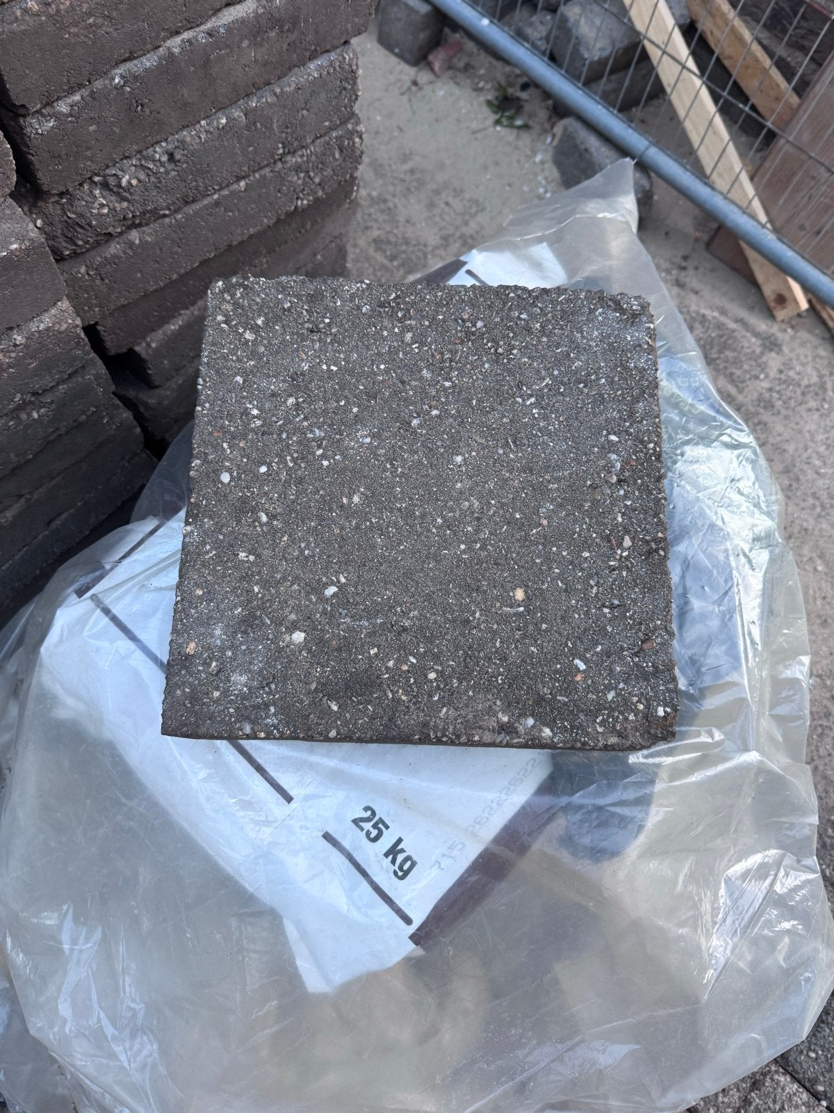 Gratis Stoeptegels - Ideaal voor fundatie of andere doeleind, Ophalen, Gebruikt, Beton, Terrastegels