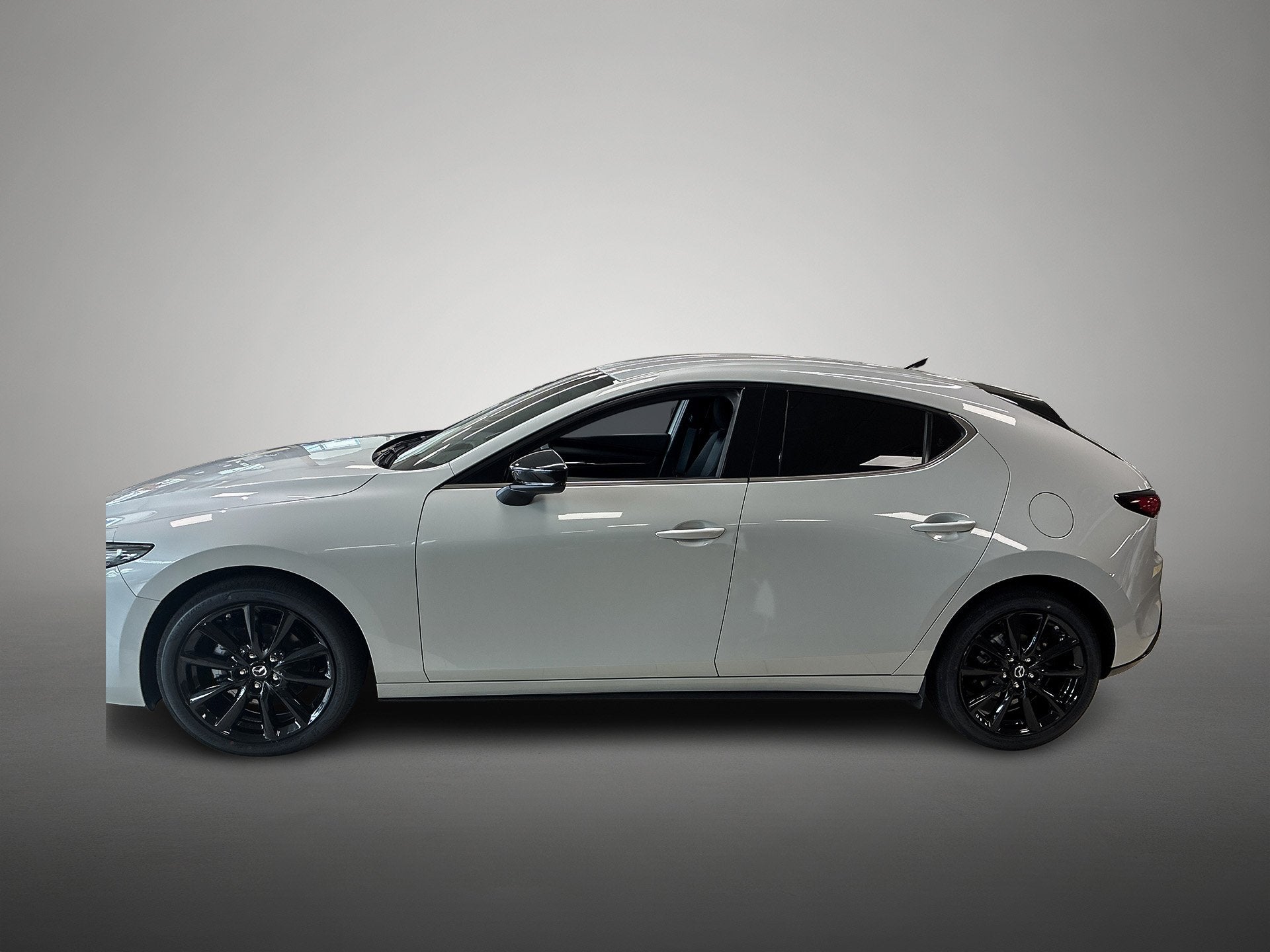 Mazda 3 2.5 e-SkyActiv-G M Hybrid 140 Homura | Navigatie | A, Voorwielaandrijving, 12 maanden, Stof, 4 cilinders