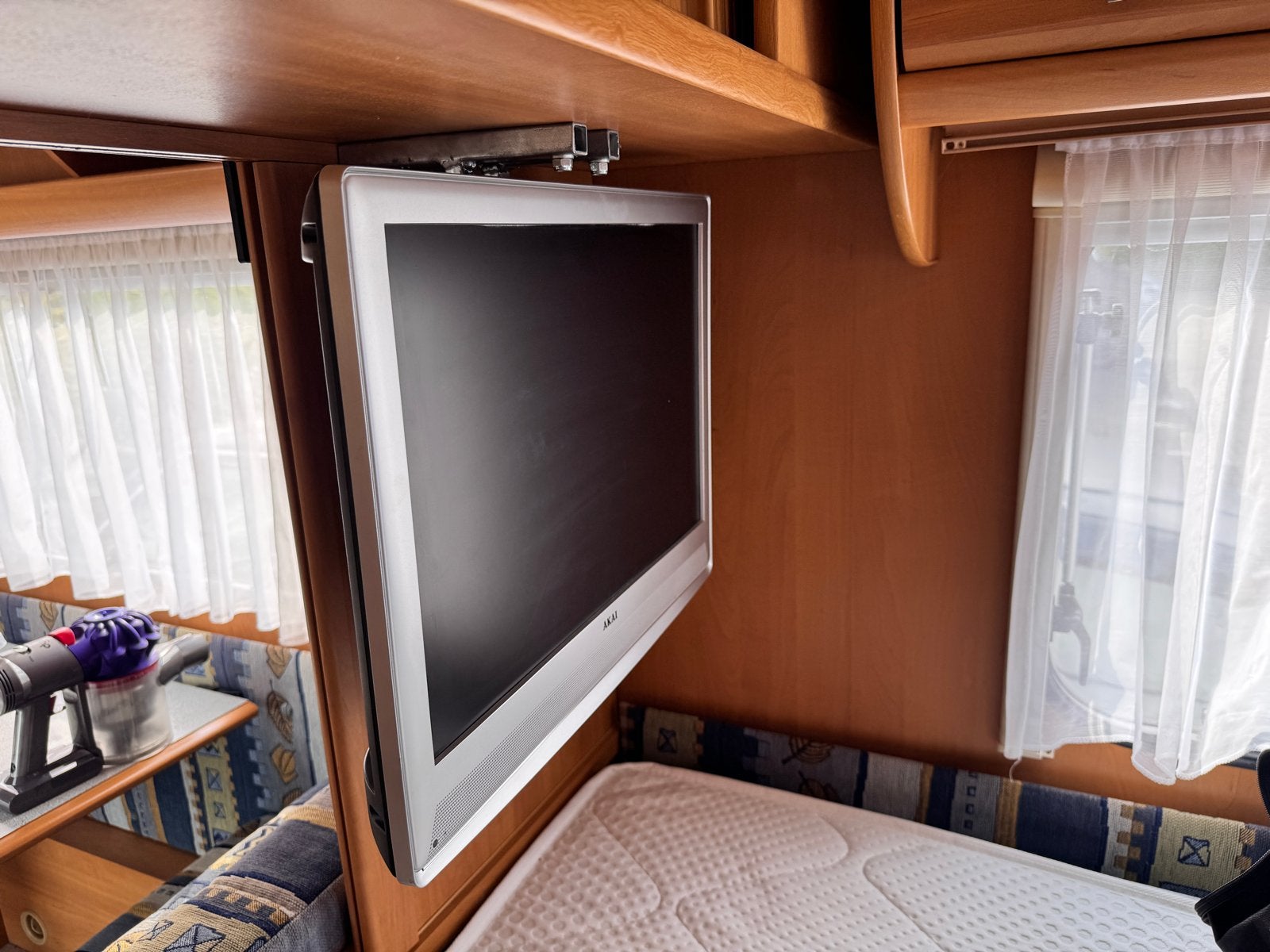 AKAI TV met ingebouwde DVD-speler caravan, Gebruikt, 50 Hz, 40 tot 60 cm, Ophalen