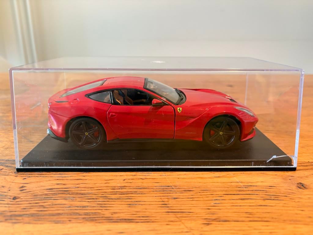 Ferrari F12 Berlinetta Schaalmodel 1:24, Ophalen, Zo goed als nieuw, Auto, Overige merken