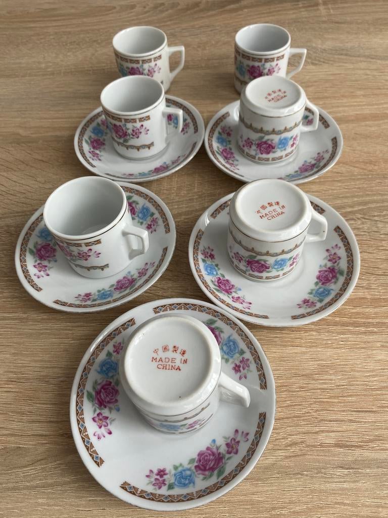 Koffie kopjes, Ophalen