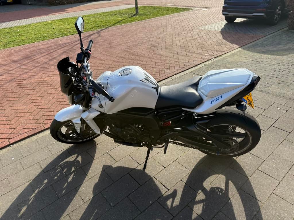 Mooie Yamaha Fz1 998 cc parelmoer wit, Motoren, Motoren | Yamaha, Occasion, 4 cilinders, Motorrijbewijs A, Particulier