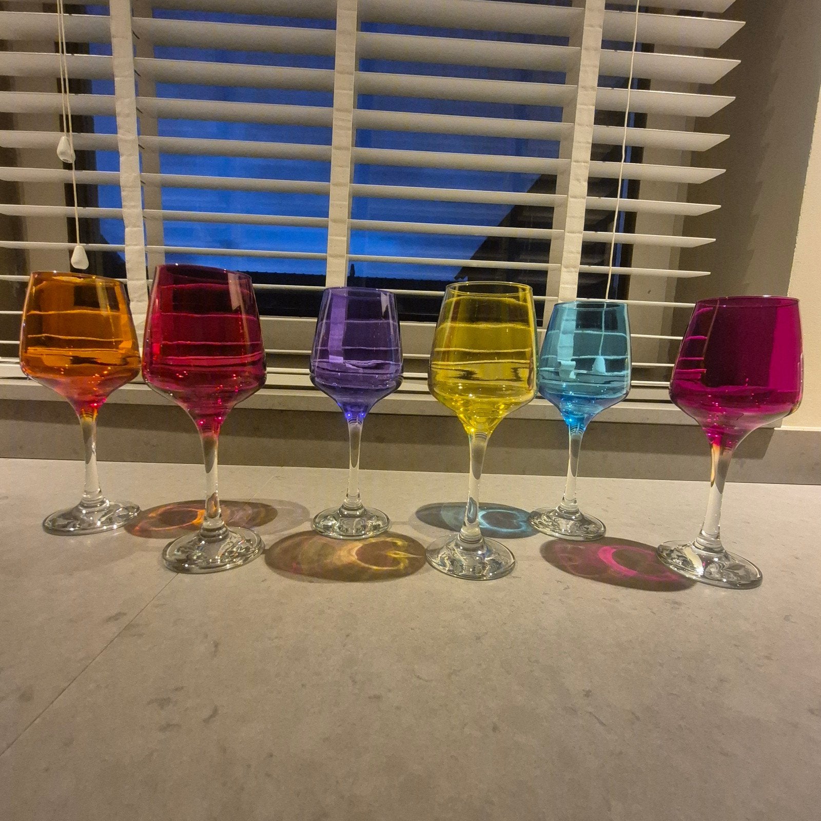 Set van 6 gekleurde wijnglazen, Glas of Glazen, Overige merken, Ophalen of Verzenden, Modern