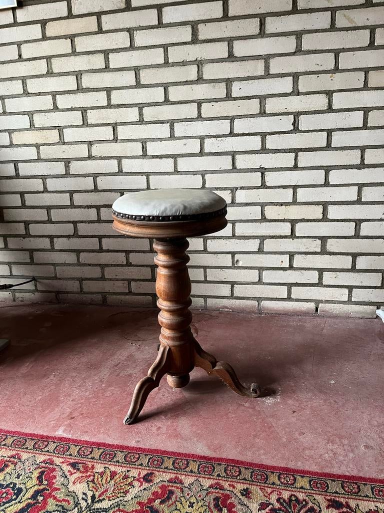 Antieke pianokruk, Ophalen