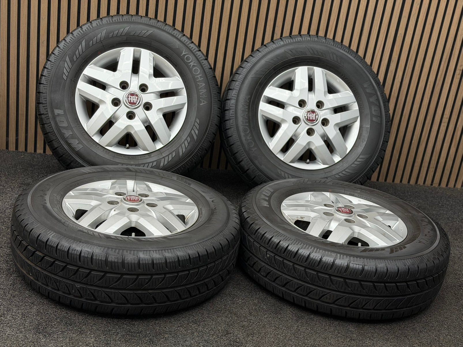 Originele 16 inch Fiat Ducato Heavy Chassis 5x130 225/75/16, Ophalen, 16 inch, ., Banden en Velgen