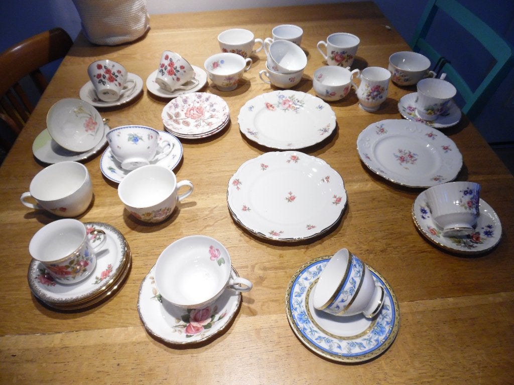 los bloemetjes ( Engels )high tea servies, Ophalen of Verzenden