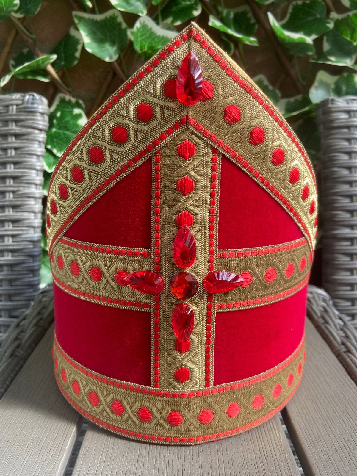 Luxe Mini Mijter “Bram” – Handgemaakt & Draagbaar, Diversen, Sinterklaas, Ophalen of Verzenden, Nieuw