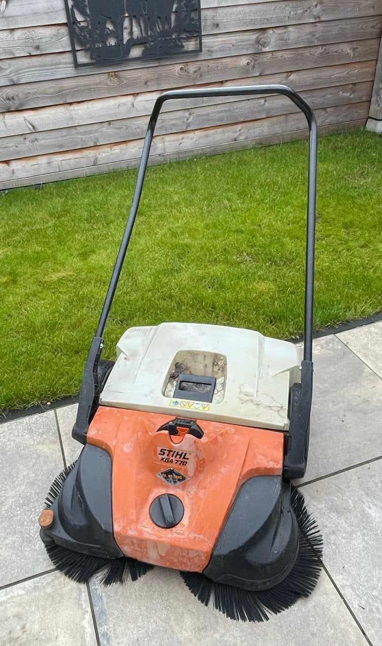 Stihl KGA 770 Veegmachine op AP accu, Ophalen, Gebruikt