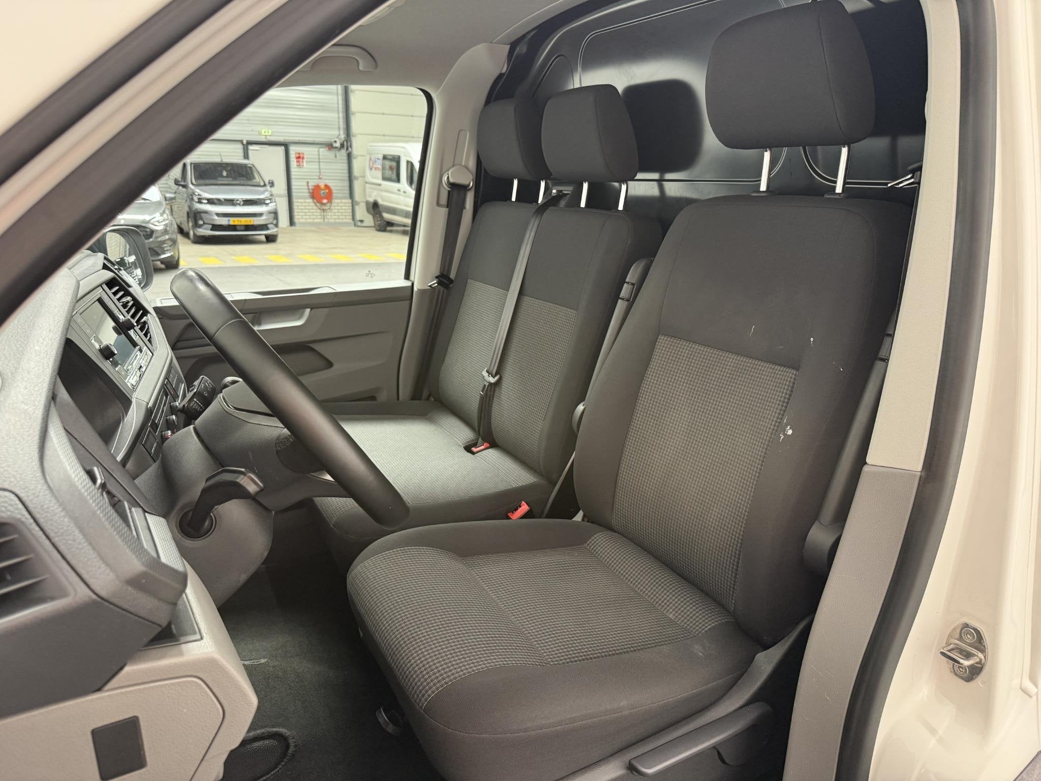 Volkswagen Transporter 2.0 TDI L1H1 150 pk DSG Comfortline A, Stof, Gebruikt, Euro 6, 4 cilinders