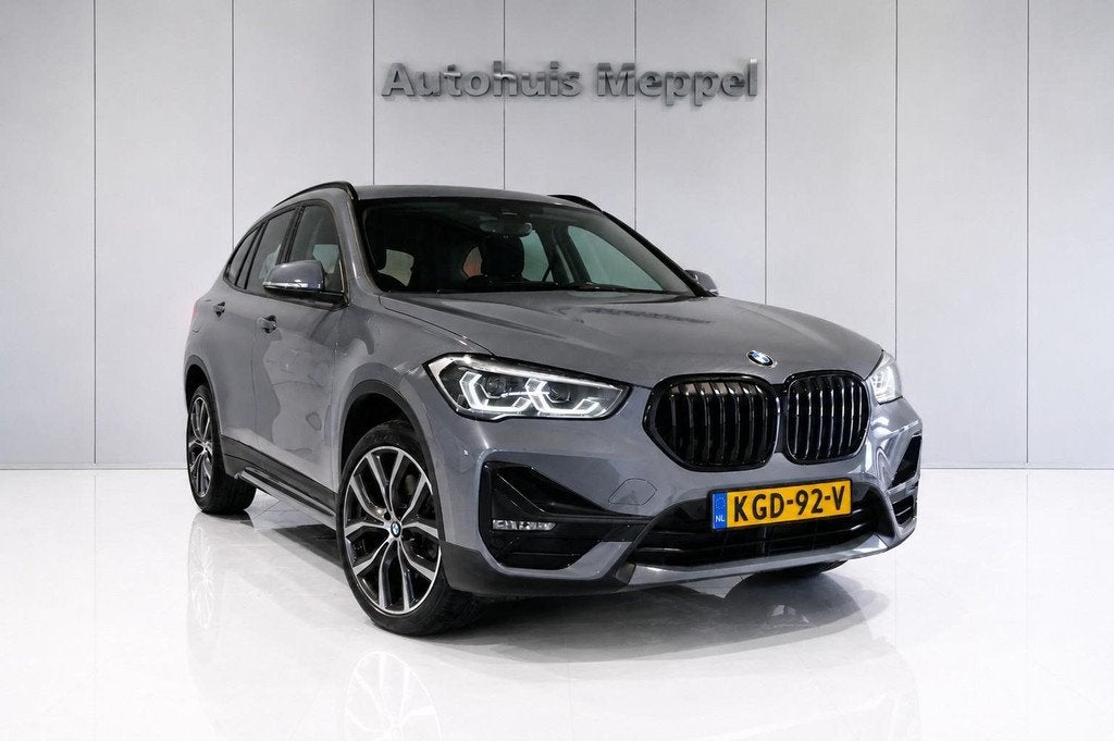 BMW X1 xDrive20i Sport-Line*LED*Trekhaak*Head-Up*NaviPro*PDC, 1998 cc, Gebruikt, 2000 kg, Bedrijf