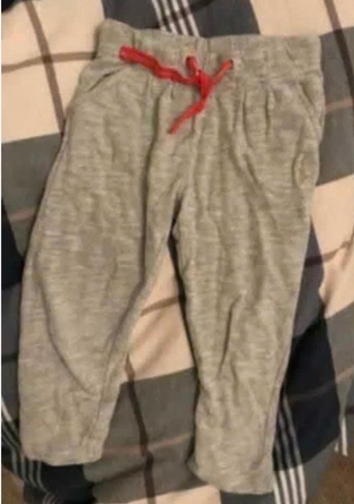 lichtgrijze joggingbroek in maat 98 frendz, Kinderen en Baby's, Kinderkleding | Maat 98, Ophalen, Zo goed als nieuw, Meisje, Broek