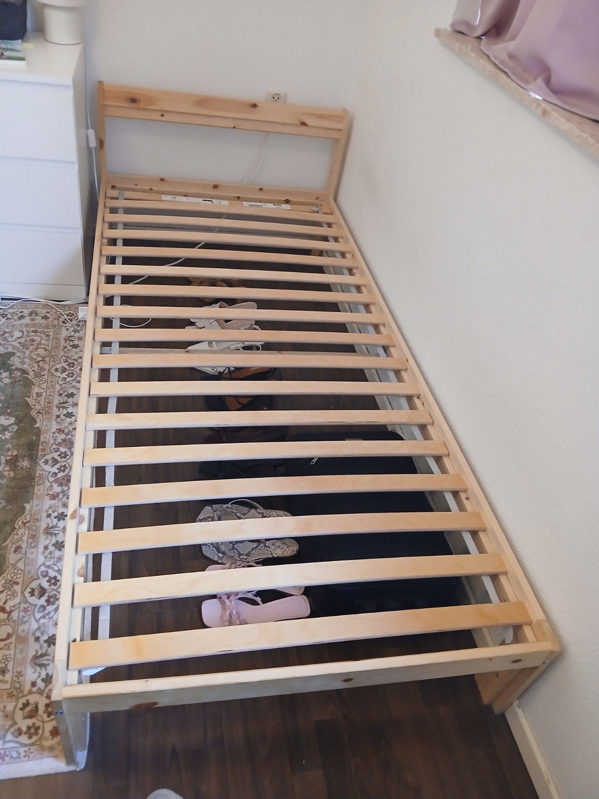 Ikea bedframes, Huis en Inrichting, Slaapkamer | Bedden, Ophalen, 90 cm, Zo goed als nieuw, 200 cm