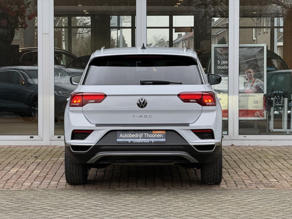 Volkswagen T-Roc 1.5 TSI Sport | LED | Camera | ACC, Stof, Euro 6, 4 cilinders, 150 pk