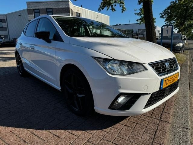SEAT Ibiza 1.6 TDI FR 5deurs Airco/ECC,Cruisecontrol,Navigat, Auto's, Seat, Voorwielaandrijving, Stof, Gebruikt, 4 cilinders