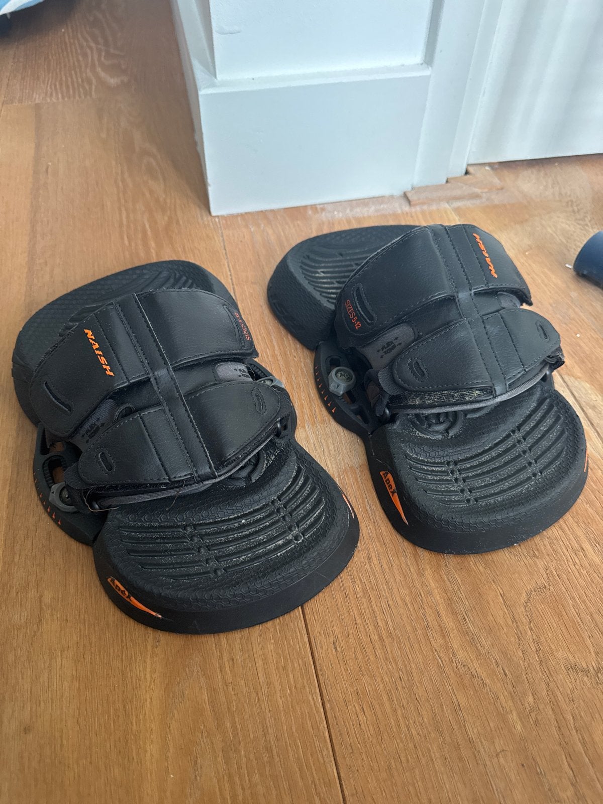 Naish Apex Kitesurf Bindingen - Zo goed als nieuw, Ophalen, Zo goed als nieuw, Binding