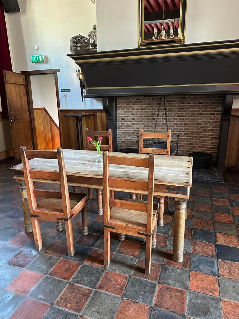 Antieke Koloniale Kasteel Tafel met Stoelen Set (Hout), Ophalen