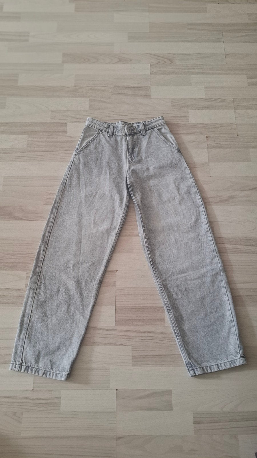 Bershka - Balloon  - Baggy Jeans, Ophalen, Zo goed als nieuw, Maat 34 (XS) of kleiner, Grijs