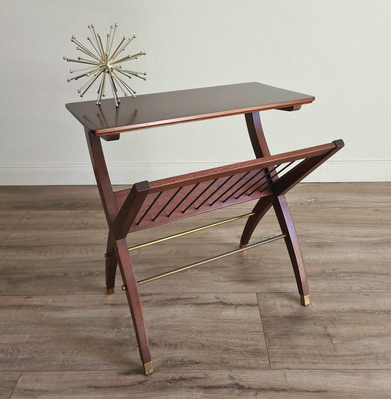vintage retro bijzettafel krantentafel tafel lektuur, Ophalen of Verzenden, Huis en Inrichting
