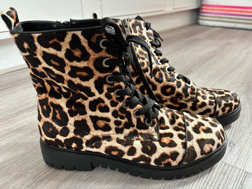 Stoere veterlaarsjes 41, Kleding | Dames, Overige kleuren, Lage of Enkellaarzen, Ophalen of Verzenden, Zo goed als nieuw